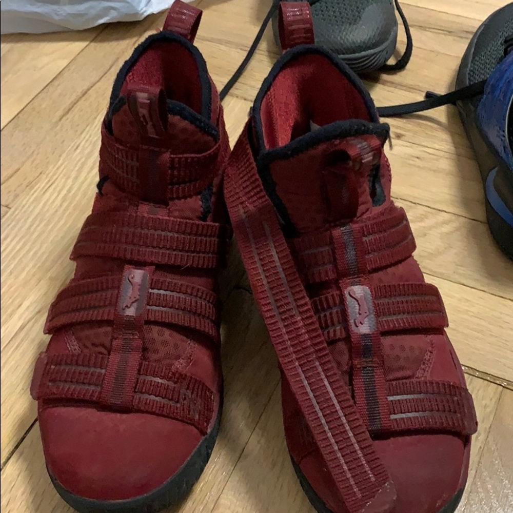 Nike LeBron soldier